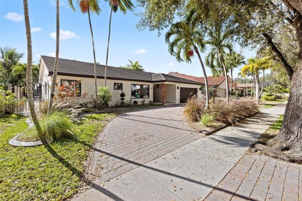 Royal Oaks, 7910 NW 169th Ter, Miami Lakes, Florida 33016, image 1