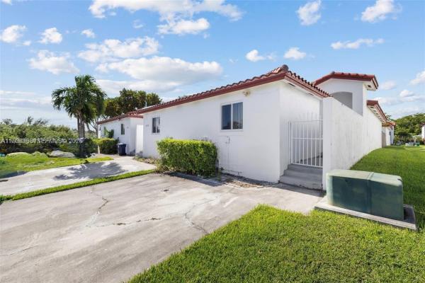 Saga Bay Townhomes, 20747 SW 81st Pl, Cutler Bay, Florida 33189, image 1