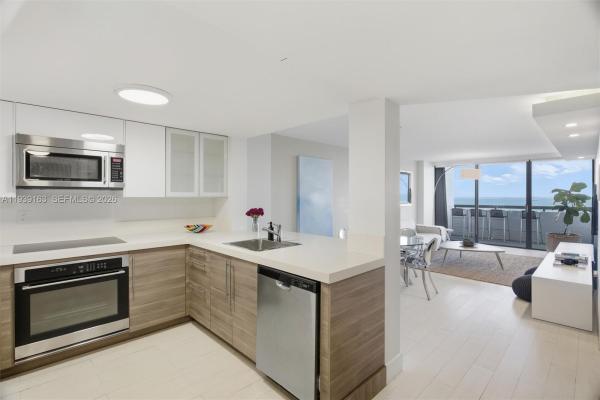 Club Atlantis, 2555 Collins Ave #2105, Miami Beach, Florida 33140, image 2