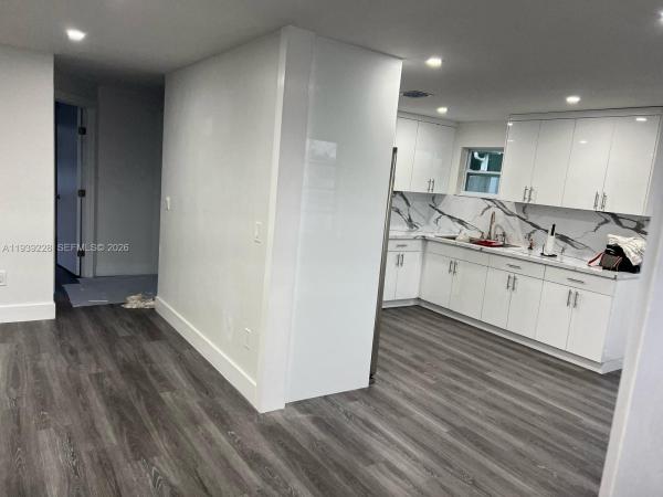 Essex Village, 650 SE 1st Pl, Hialeah, Florida 33010, image 2