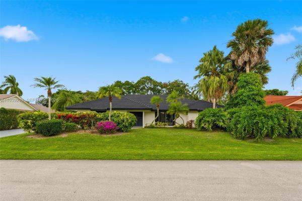 Marlwood Estates, 2 Dunbar Rd, Palm Beach Gardens, Florida 33418, image 1