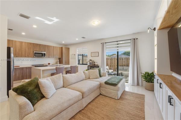 Century Gardens South, 15736 SW 136th Way, Country Walk, Florida 33196, image 3