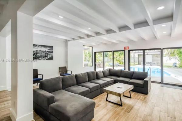 Hollywood Little Ranches, 2639 Monroe St, Hollywood, Florida 33020, image 1