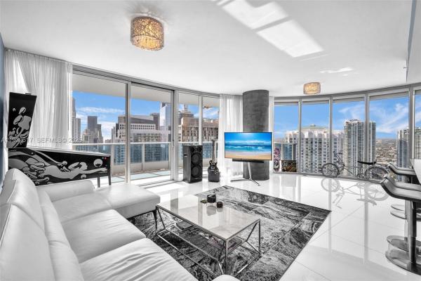 Epic Hotel & Residences, 200 Biscayne Boulevard Way #4202, Miami, Florida 33131, image 1