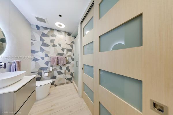 900 Biscayne Bay, 900 Biscayne Blvd #3105, Miami, Florida 33132, image 2