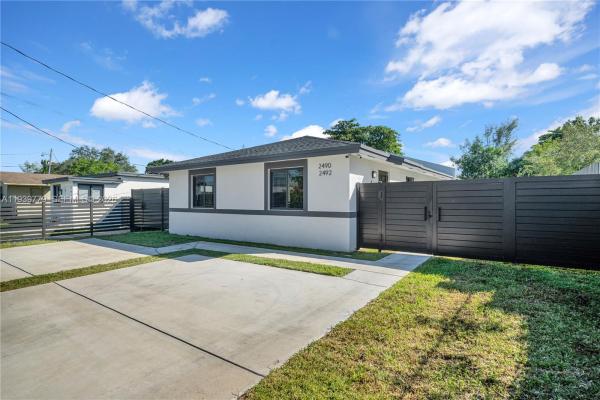 Smith Terrace, 2490 NW 44th St, Brownsville, Florida 33142, image 3