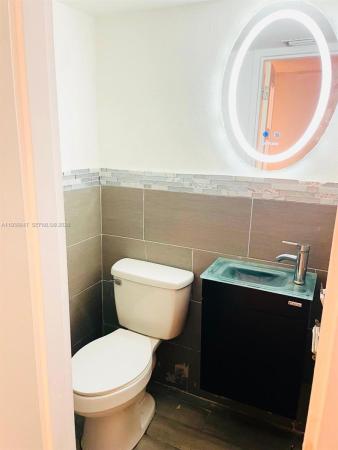 Eastern Shores White House, 3660 NE 166th St #607, North Miami Beach, Florida 33160, image 1