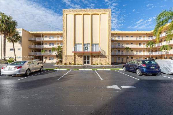 Topaz South, 3990 NW 42nd Ave #106, Lauderdale Lakes, Florida 33319, image 1
