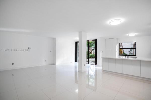 Mariner Village Garden, 3545 Magellan Cir #356-5, Aventura, Florida 33180, image 3