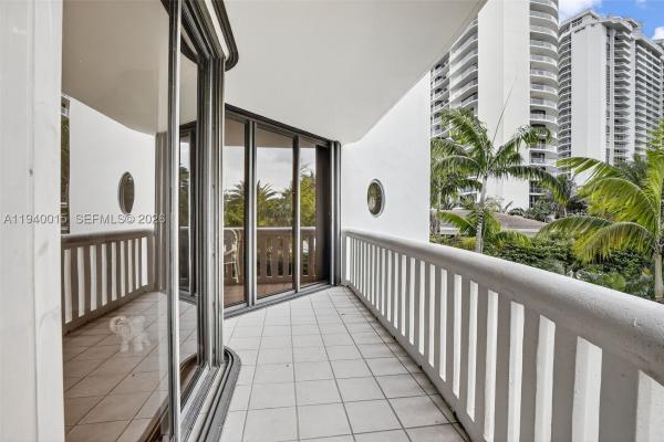 3000 Island Boulevard, 3000 Island Blvd #502, Aventura, Florida 33160, image 3
