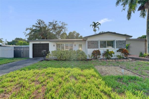 Delcrest Manor, 2015 N 58th Ave, Hollywood, Florida 33021, image 2