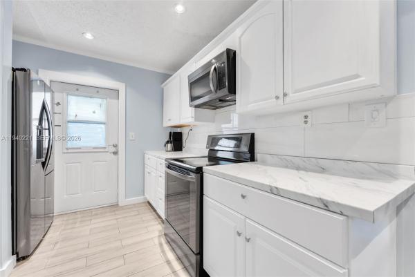 Collier Estates, 660 NE 59th Ct, Oakland Park, Florida 33334, image 2
