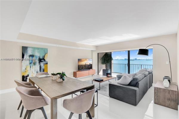 Unincorporated Dade County, Florida 33181, image 1