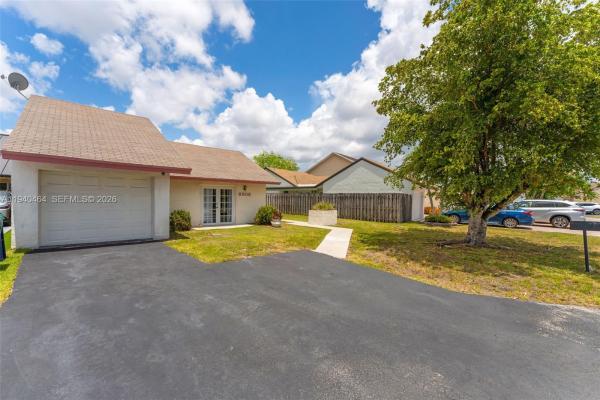 Pueblo Del Sol, 6908 SW 104th Ct, Sunset, Florida 33173, image 2