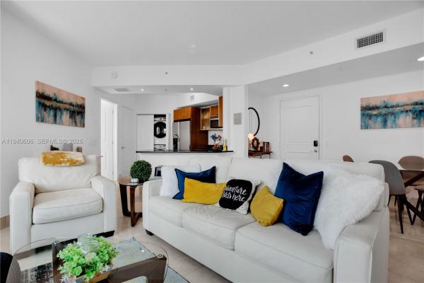 Platinum, 480 NE 30th St #705, Miami, Florida 33137, image 1