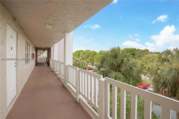 Sherwood Square, 1100 NW 87th Ave #403, Coral Springs, Florida 33071, image 3