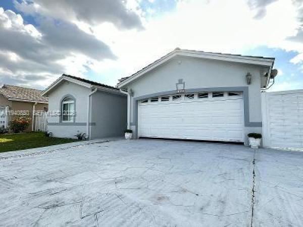 1040 SW 142nd Ave, Unincorporated Dade County, Florida 33184, image 1