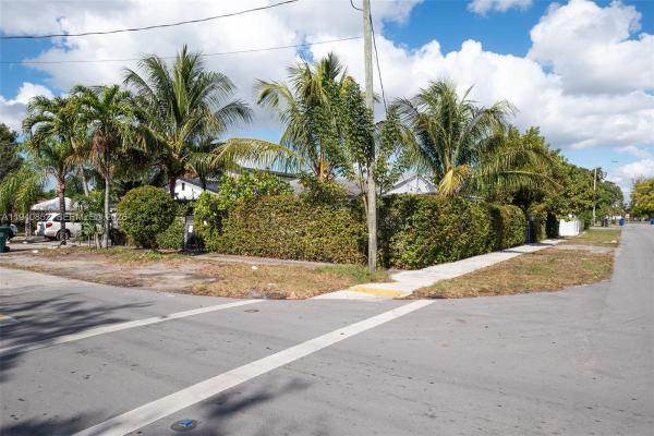 North Miami Estates, 1401 NW 44th St, Miami, Florida 33142, image 1