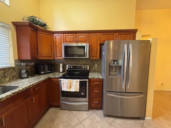 Fairway Views, 7390 S Pinewalk Dr S, Margate, Florida 33063, image 2