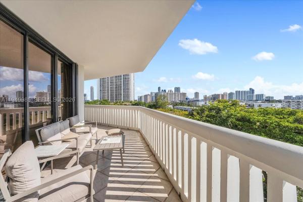 2000 Island Boulevard, 2000 Island Blvd #602, Aventura, Florida 33160, image 1