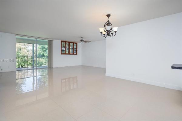 Rolling Hills Golf And Tennis Club, 3150 W Rolling Hills Cir #307, Davie, Florida 33328, image 1