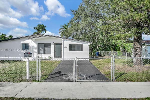 Carol City, 2931 NW 190th St, Miami Gardens, Florida 33056, image 2