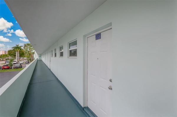 Fairways North, 600 NE 14th Ave #218, Hallandale Beach, Florida 33009, image 2