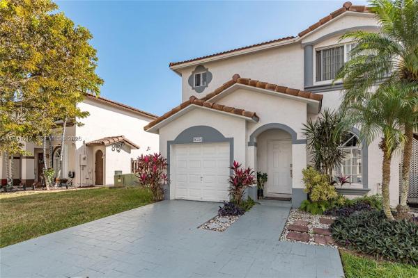 16256 SW 97th St, Unincorporated Dade County, Florida 33196, image 1