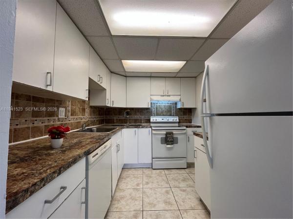 Heritage Circle, 4354 NW 9th Ave #12-1C, Deerfield Beach, Florida 33064, image 1