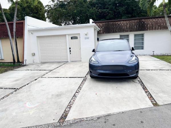 Country Club Of Miami Fairway Villas, 7337 Stardust Dr, Hialeah, Florida 33015, image 1