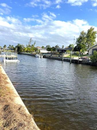 Cape Coral, 404 SE 29th St, Cape Coral, Florida 33904, image 1