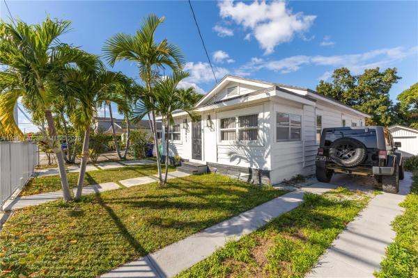 Grapeland, 2811 SW 17th St, Miami, Florida 33145, image 1