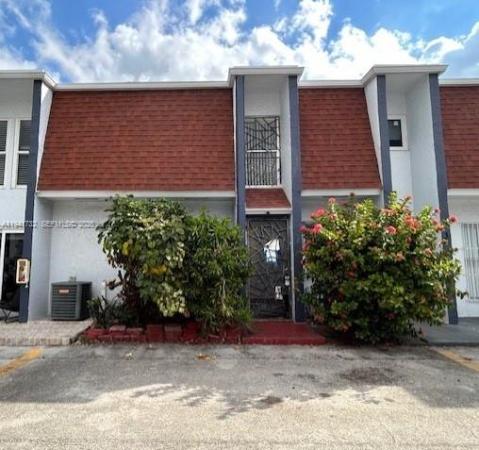 Laguna Club, 318 NW 107th Ave #2B, Fountainebleau, Florida 33172, image 1
