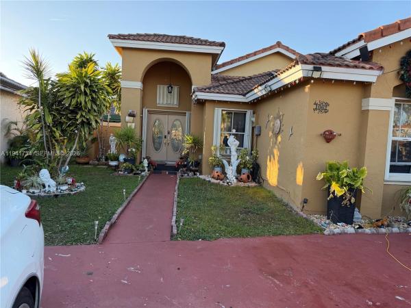 Shoma Homes At Tamiami, 1062 NW 133rd Ave, Tamiami, Florida 33182, image 2