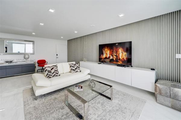 Embassy Tower, 2715 N Ocean Blvd #PH-F, Fort Lauderdale, Florida 33308, image 2
