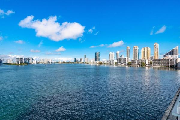 Winston Towers 500, 301 174th St #619, Sunny Isles Beach, Florida 33160, image 1
