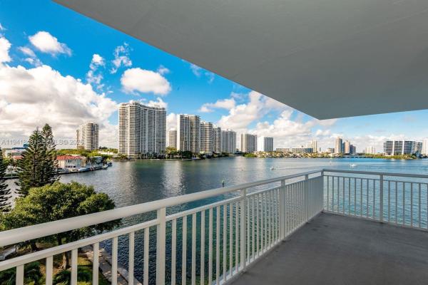 Winston Towers 500, 301 174th St #619, Sunny Isles Beach, Florida 33160, image 2