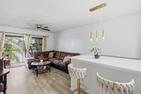 Viewpointe, 5501 Lakeside Dr #204, Margate, Florida 33063, image 1