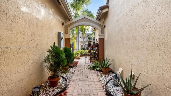 Courtyard At The Grove, 3889 Tree Top Dr, Weston, Florida 33332, image 2