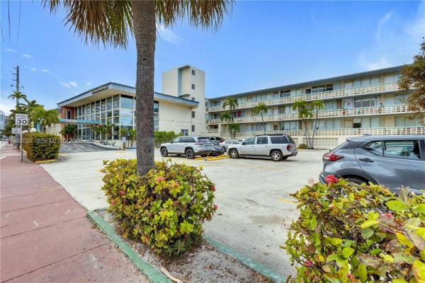 Monaco Yacht Club, 6484 Indian Creek Dr #125, Miami Beach, Florida 33141, image 2