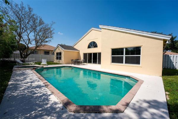 Shannon Lake Estates, 13080 NW 8th Ct, Sunrise, Florida 33325, image 2