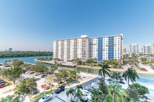Arlen House West, 500 Bayview Dr #617, Sunny Isles Beach, Florida 33160, image 1