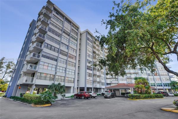 Wilshire, 1300 NE Miami Gardens Dr #320E, Ojus, Florida 33179, image 1