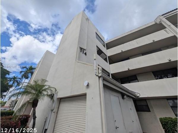 Lake Emerald, 114 Lake Emerald Dr #104, Oakland Park, Florida 33309, image 1