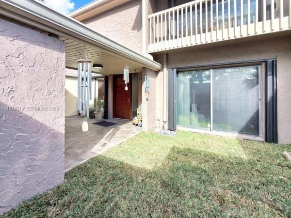 The Townhouses Of Emerald Hills, 205 Bonnie Brae Way #33, Hollywood, Florida 33021, image 2