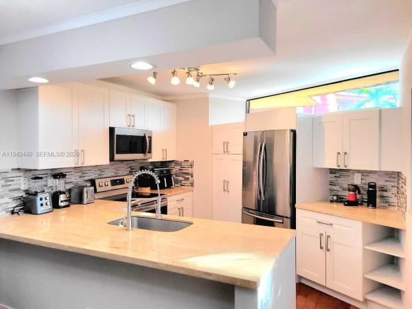 Banyan Lake, 22916 Oxford Pl #D, Boca Raton, Florida 33433, image 1