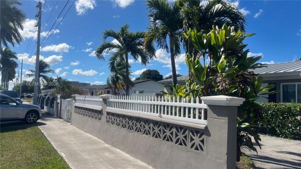 21st Century Homes, 30420 SW 152nd Ave, Leisure City, Florida 33033, image 1