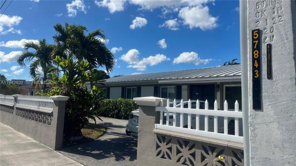 21st Century Homes, 30420 SW 152nd Ave, Leisure City, Florida 33033, image 2
