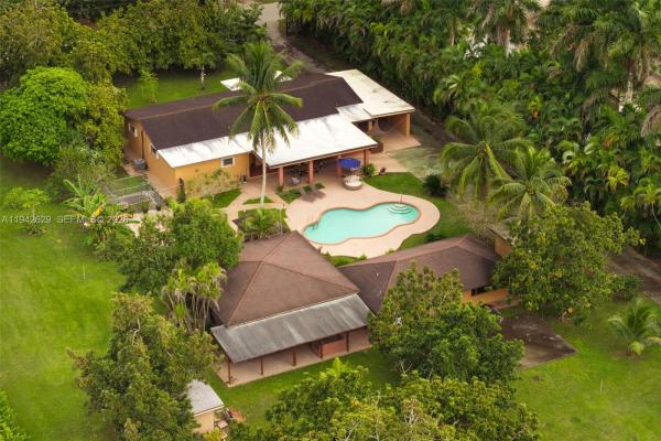 20450 SW 198th Ave, Unincorporated Dade County, Florida 33187, image 1