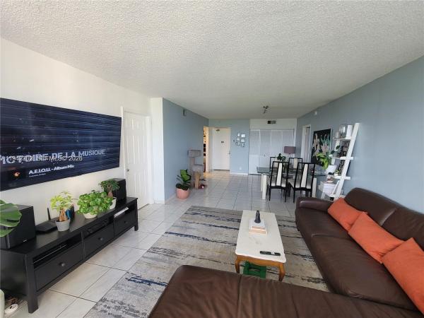 Coronado Tower 2, 20301 W Country Club Dr #1124, Aventura, Florida 33180, image 1